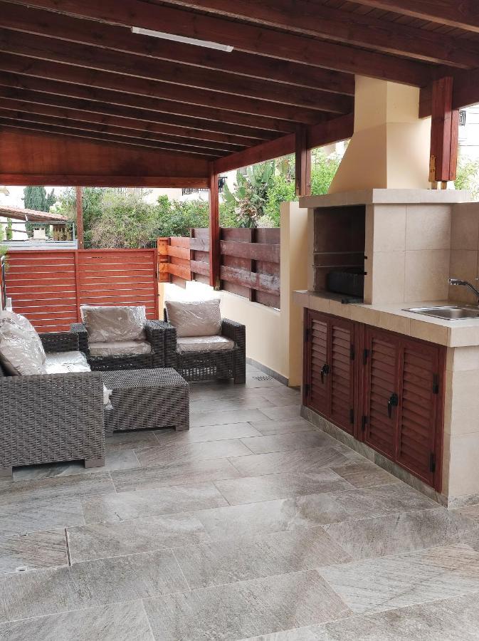 Villa Rina Paphos Esterno foto
