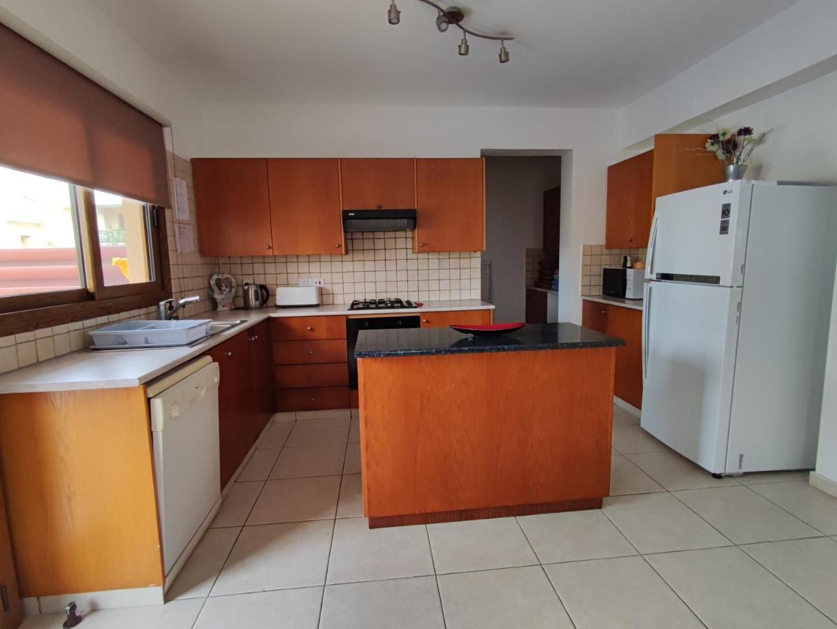 Villa Rina Paphos Esterno foto