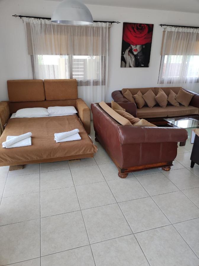 Villa Rina Paphos Esterno foto