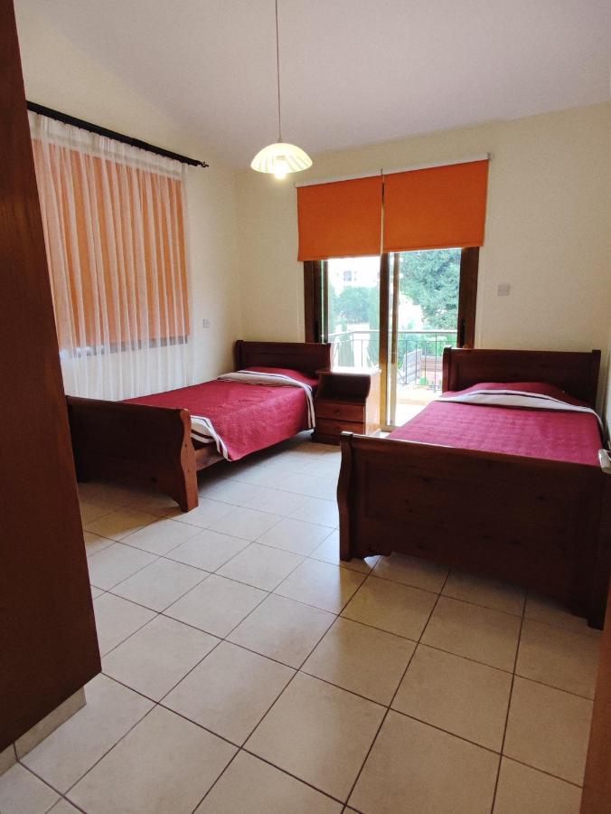 Villa Rina Paphos Esterno foto