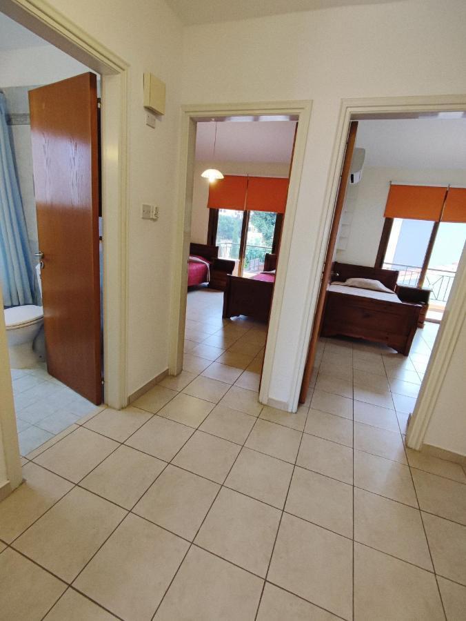 Villa Rina Paphos Esterno foto
