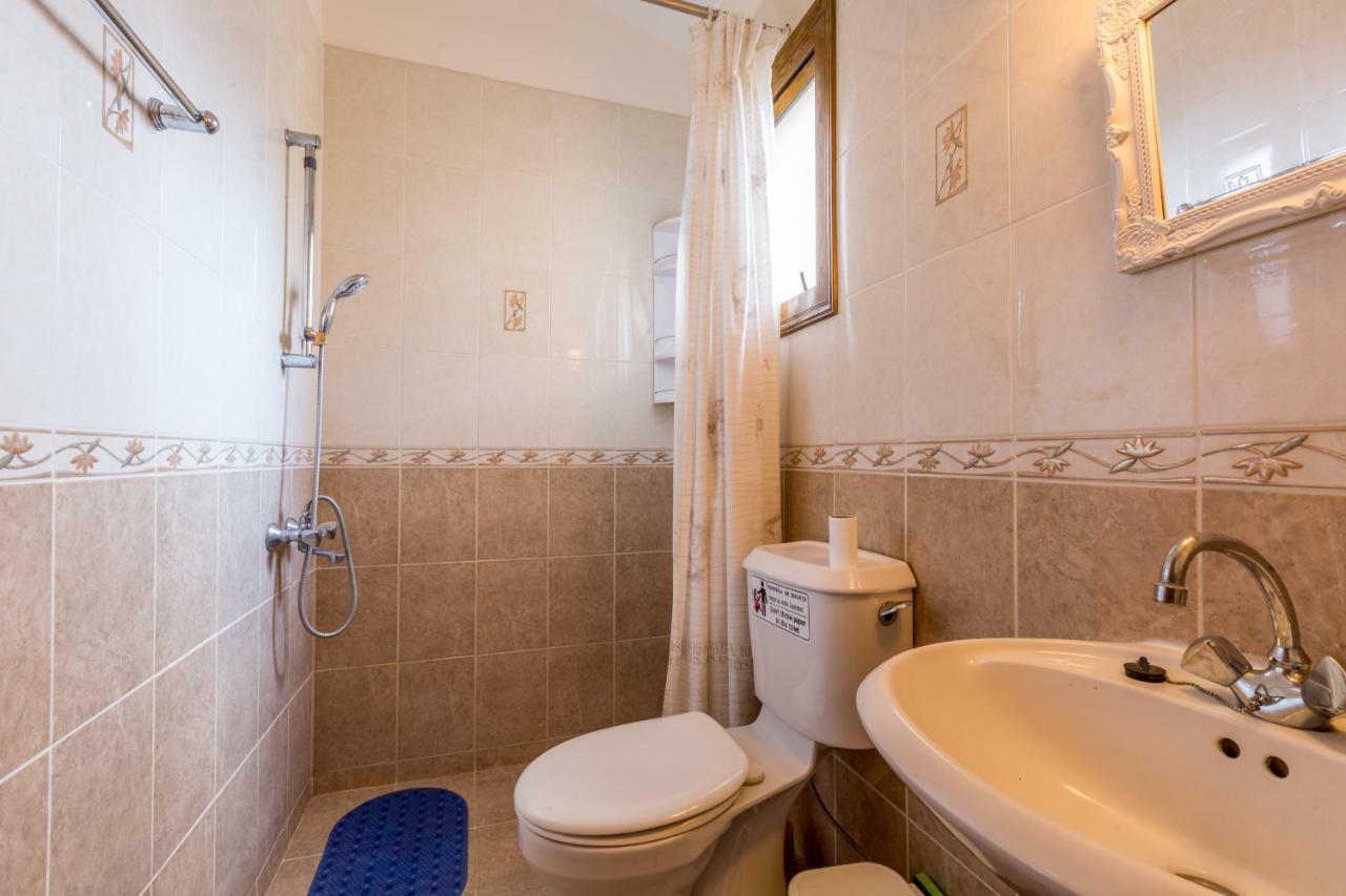 Villa Rina Paphos Esterno foto