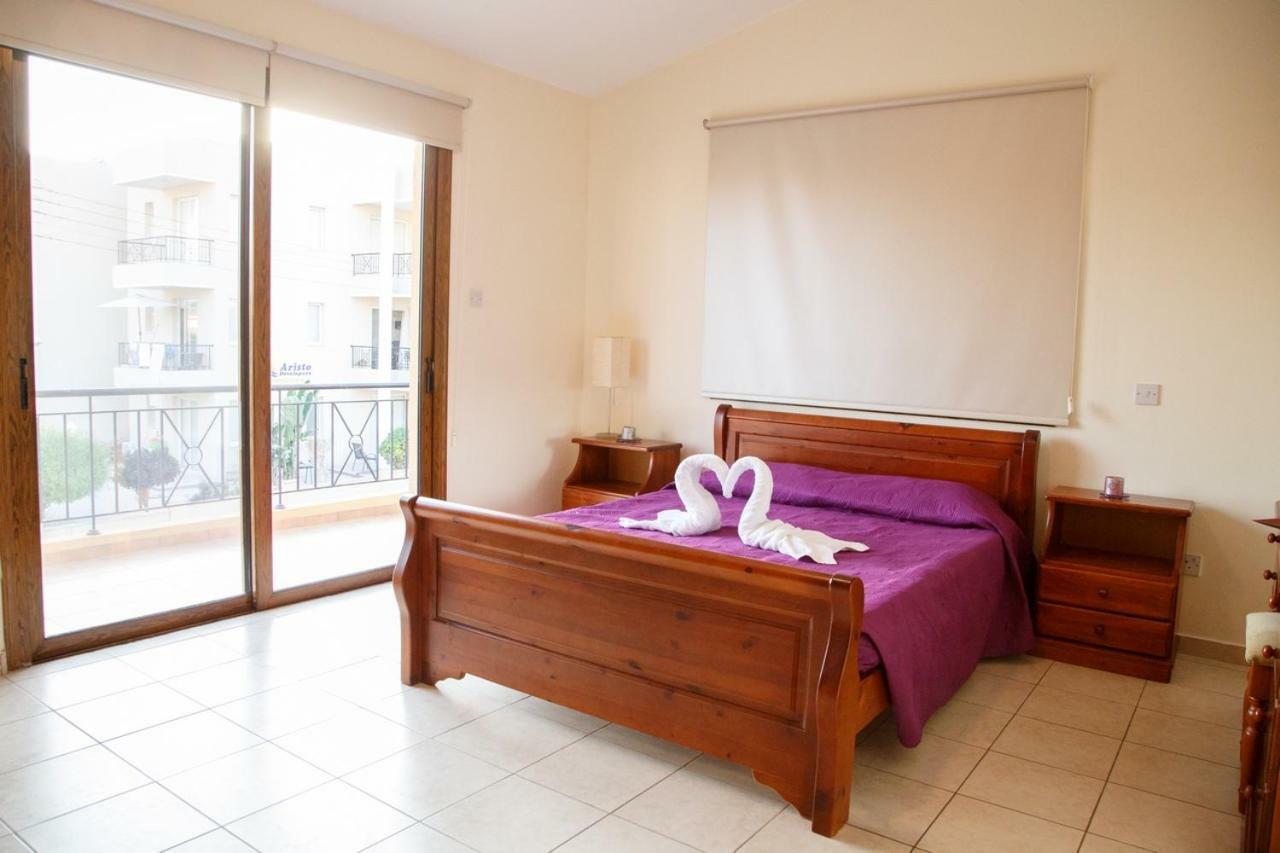 Villa Rina Paphos Esterno foto