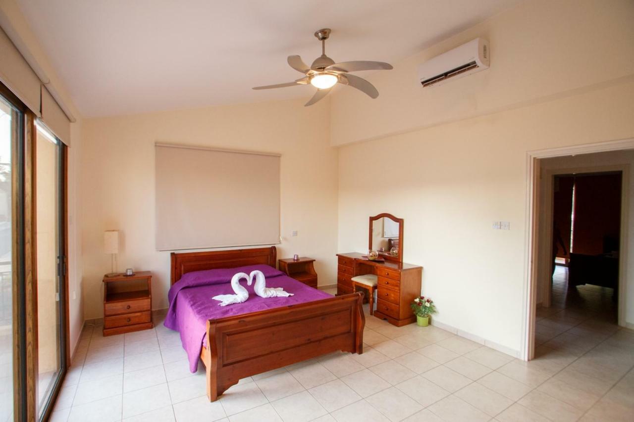 Villa Rina Paphos Esterno foto