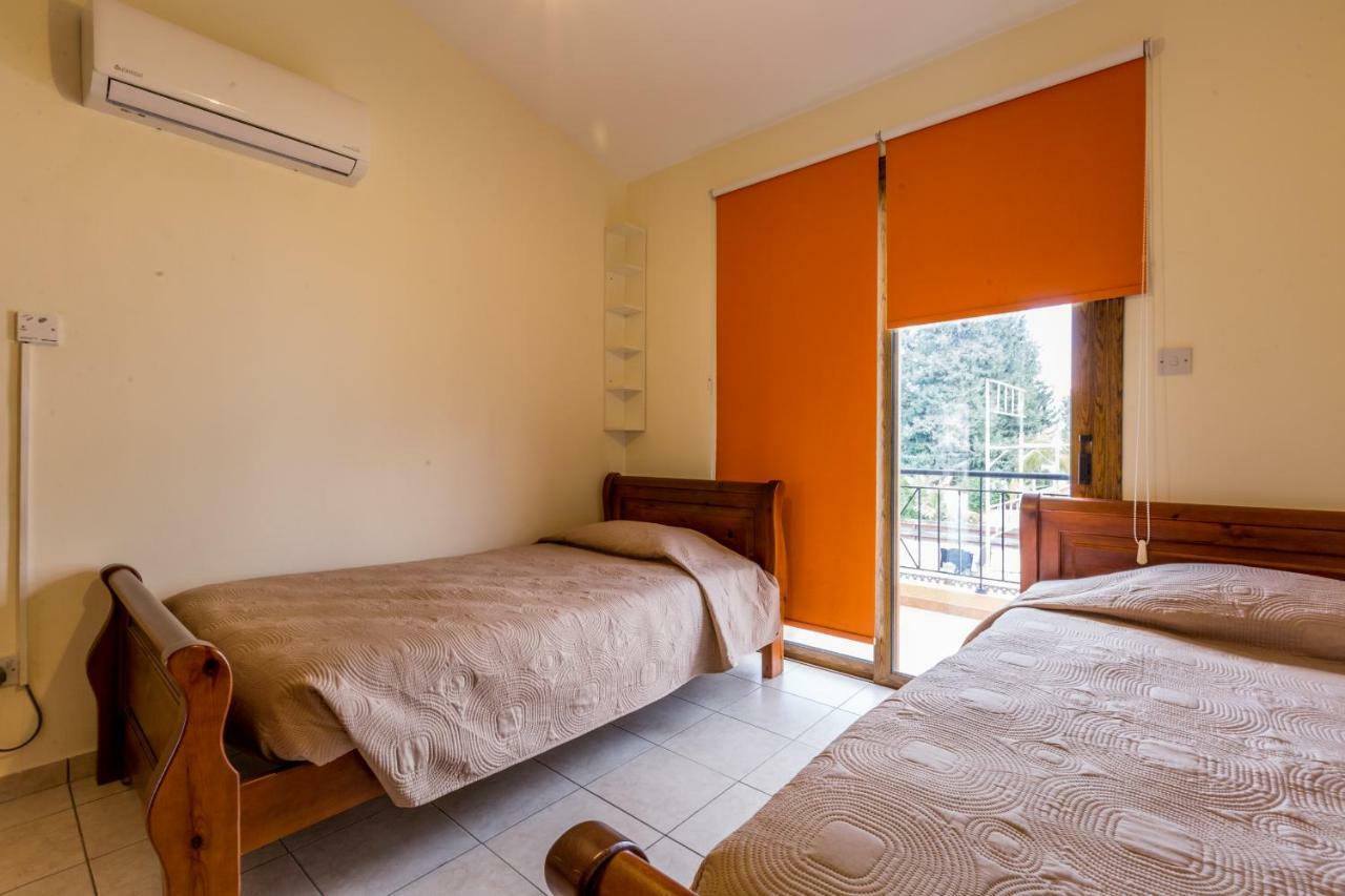 Villa Rina Paphos Esterno foto